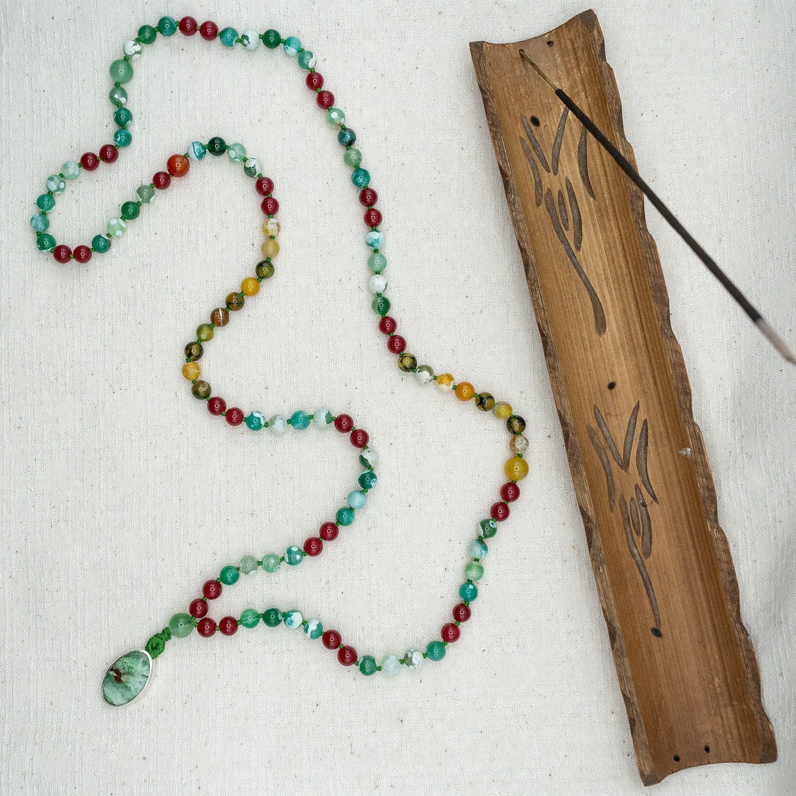 Japa Mala de Ágata y Crisolita – Energía de Equilibrio y Renacimiento