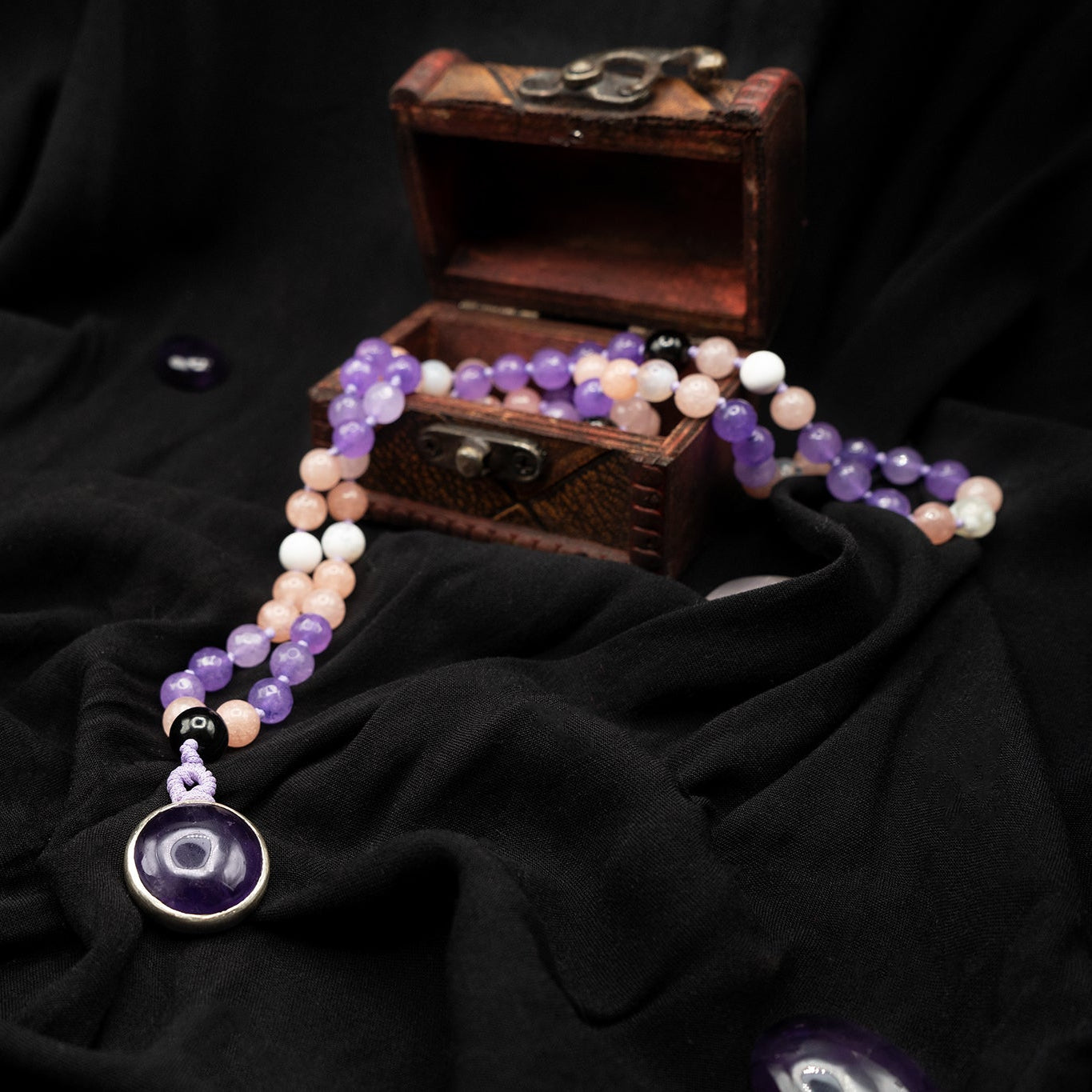 Japa Mala de Amatista, Ágata y Jade – Energía del Chakra Sahasrara