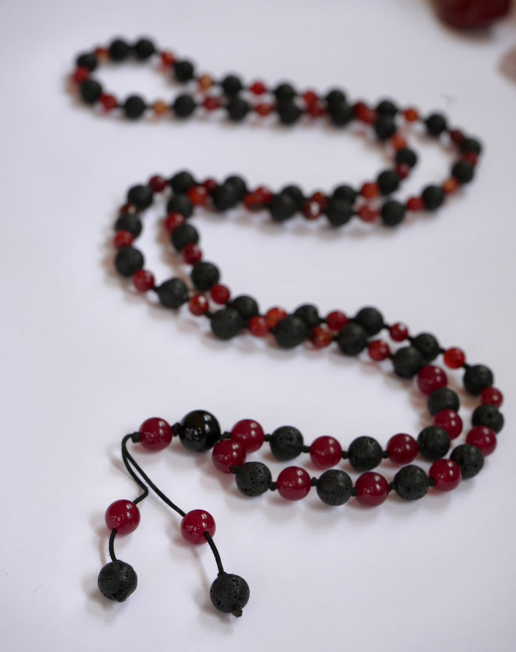 ✨ Japa Mala de Lava y Ágata Roja – Energía de Protección y Poder Interno 🔥