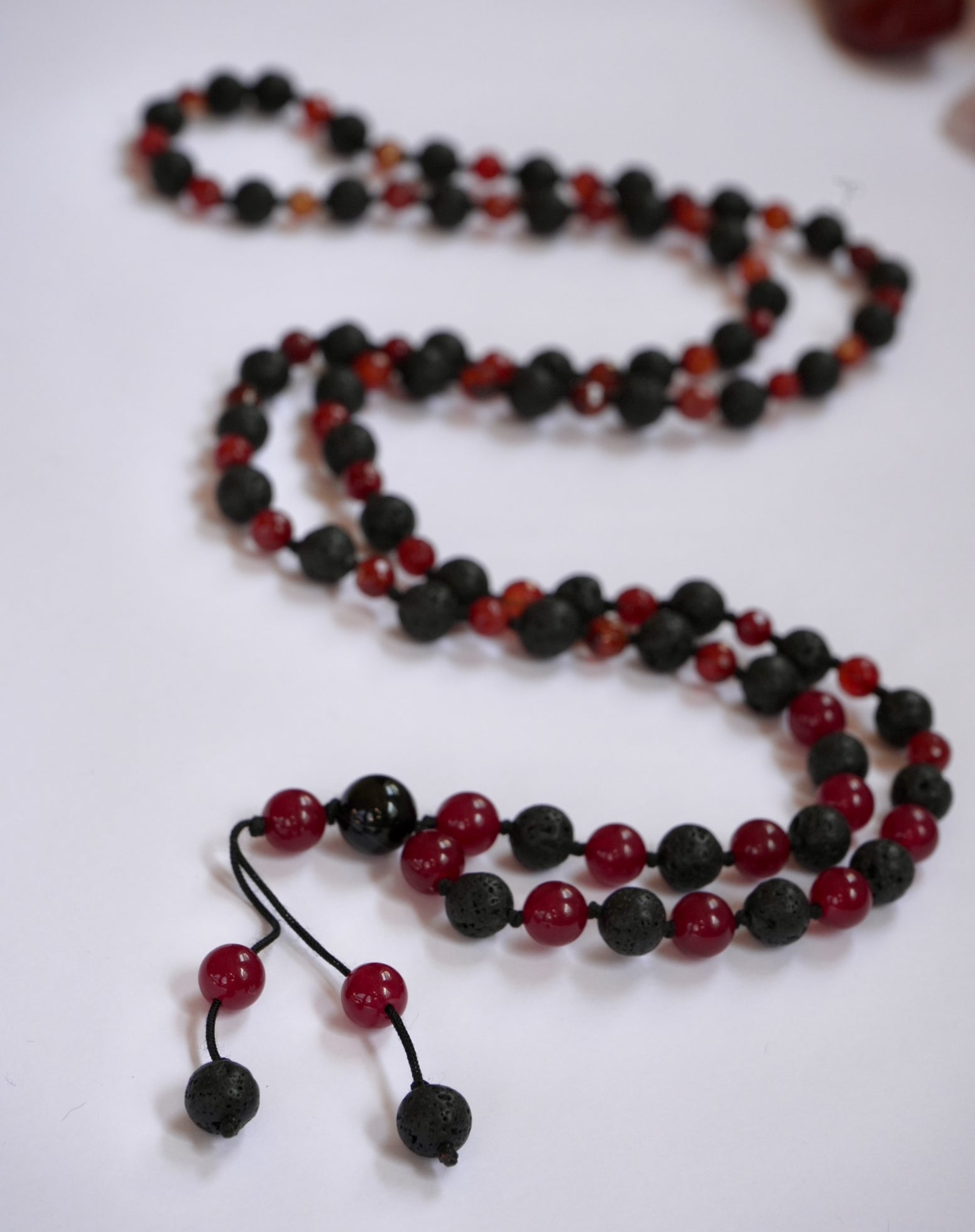 ✨ Japa Mala de Lava y Ágata Roja – Energía de Protección y Poder Interno 🔥