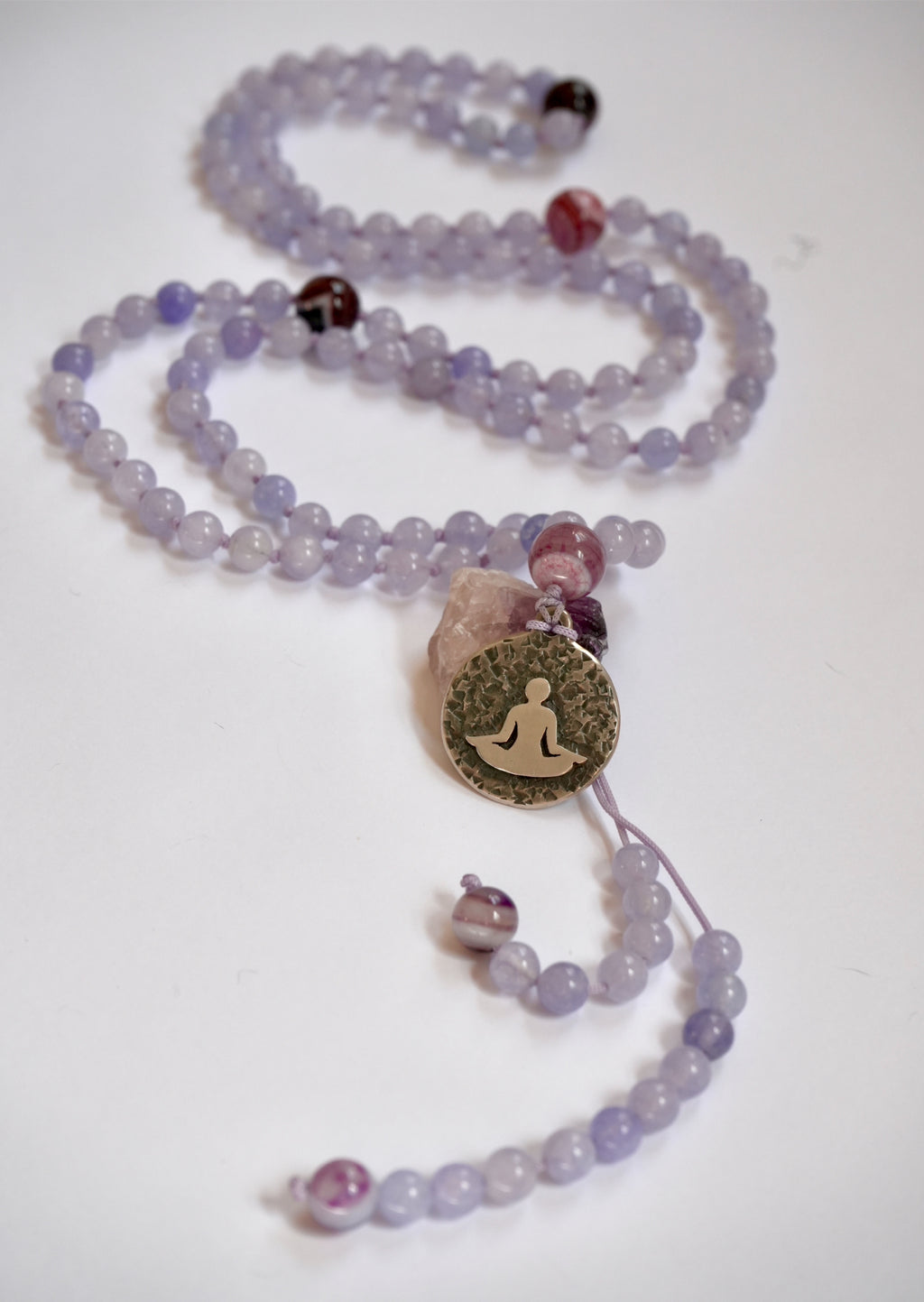 Japa Mala de Jade Violeta y Ágata – Energía de Calma y Conexión Interior