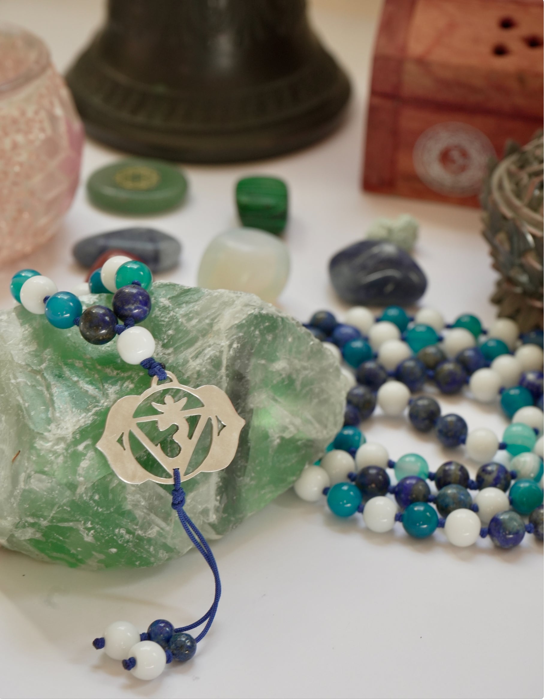 ✨ Japa Mala de Jade Blanco, Lapislázuli y Ágata Azul con Dije del Tercer Ojo en Plata 925 ✨