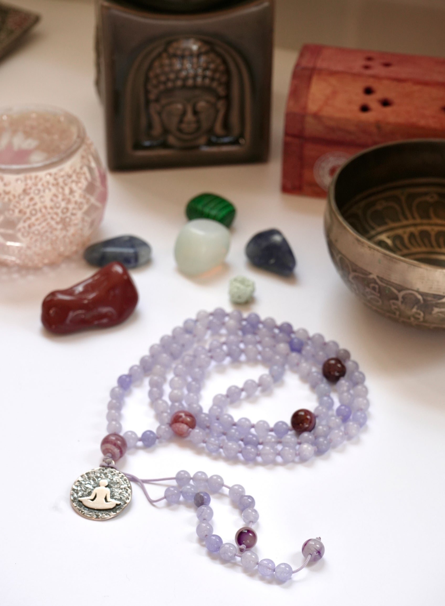 Japa Mala de Jade Violeta y Ágata – Energía de Calma y Conexión Interior