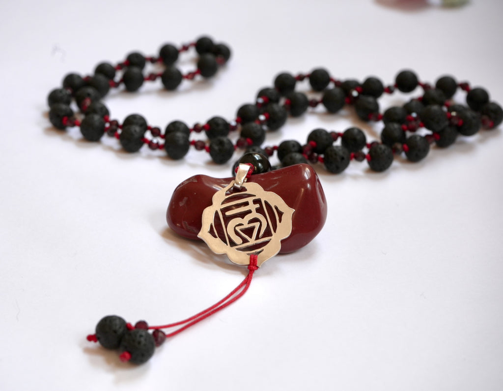 ✨ Japa Mala de Lava Negra y Granate – Energía de Enraizamiento 🌋