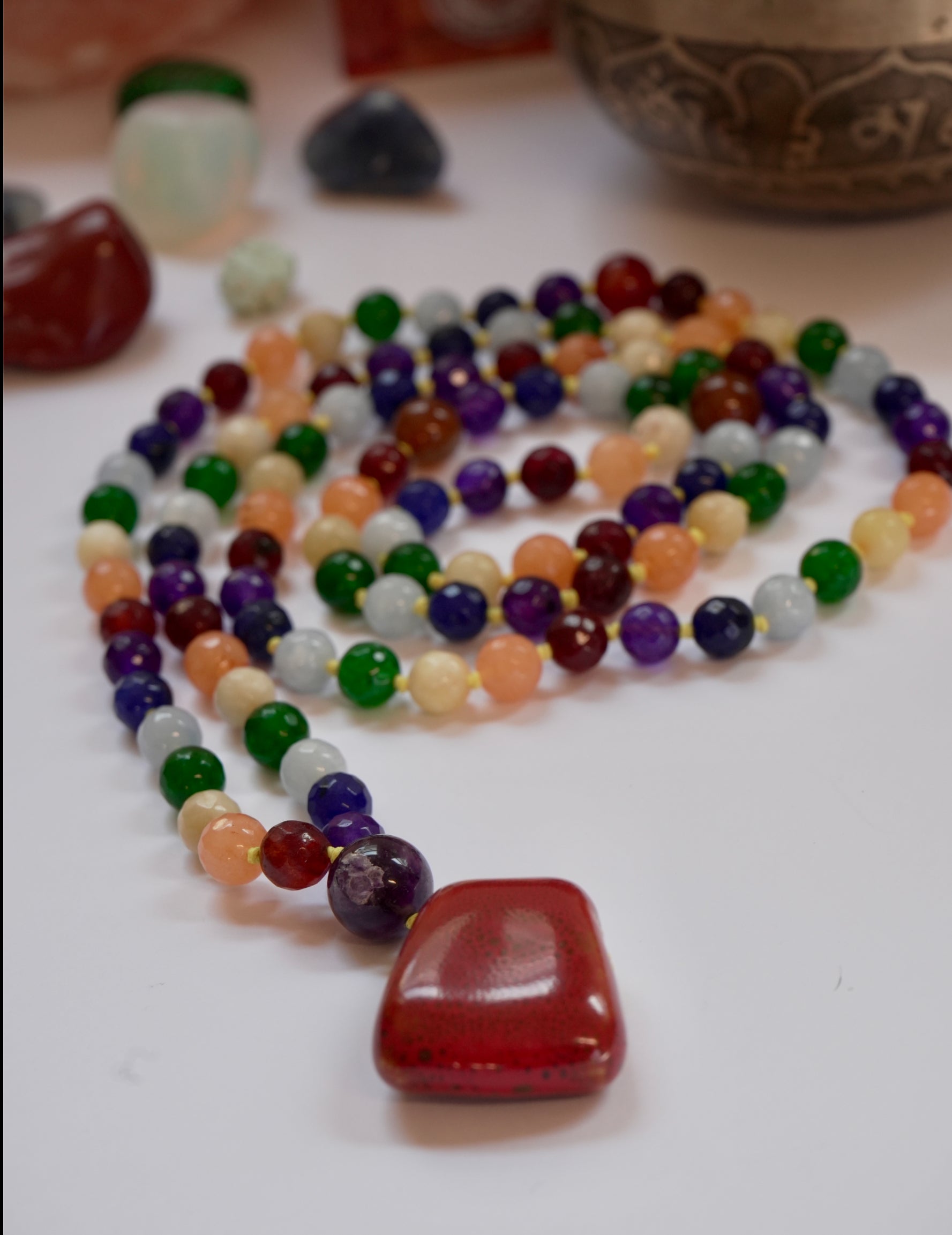 ✨ Japa Mala de Ágata Multicolor – Energía de los 7 Chakras 🌈
